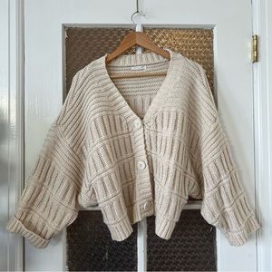 Oversized chunky cream cropped sweater